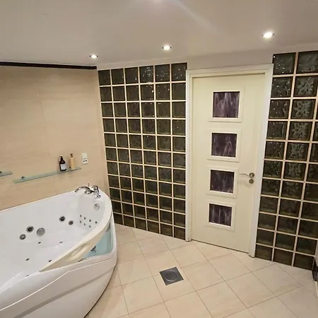 Huge Luxury Fortuuna With Parking